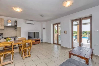 Ferienhaus mit eigenem Aussenpool