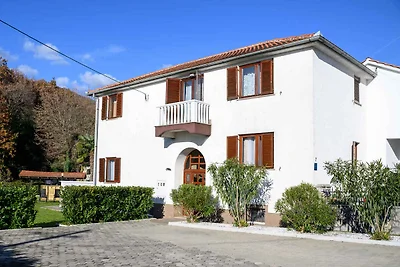 Ferienhaus mit Aussenpool, Kinderspielplatz, 