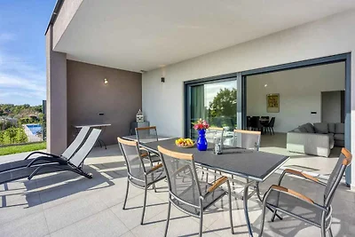 Villa mit Privatpool und Whirlpool