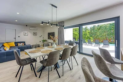 Villa mit Privatpool