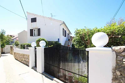 Ferienwohnung mit Balkon, Klimaanlage und