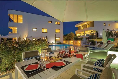 Ferienwohnung mit Pool für 6 Personen