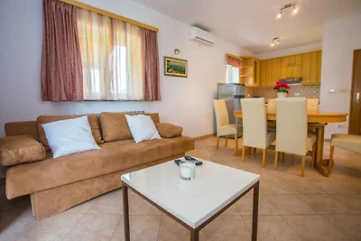 Ferienwohnung mit Pool und Klimaanlage