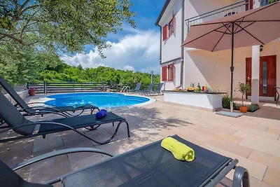 Ferienwohnung mit Meerblick und Pool