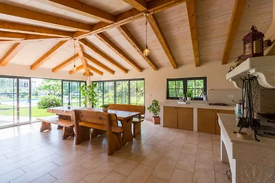 Ferienwohnung mit Pool und grossem Garten