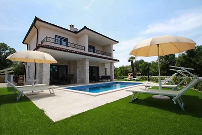 Villa mit Pool