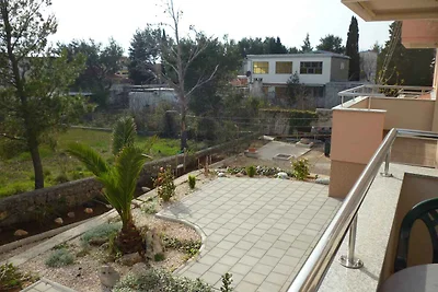 Studio mit Klimaanlage und Balkon