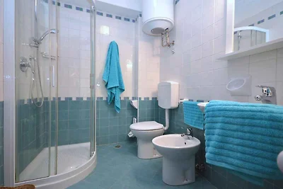 Ferienwohnung mit Klimaanlage und Balkon