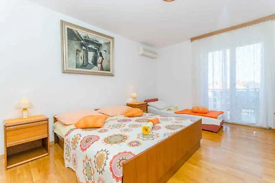 Ferienwohnung mit Balkon und Meerblick
