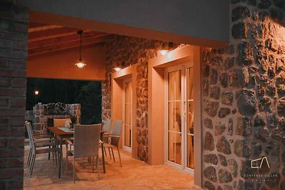 Villa mit Pool und Klimaanlage