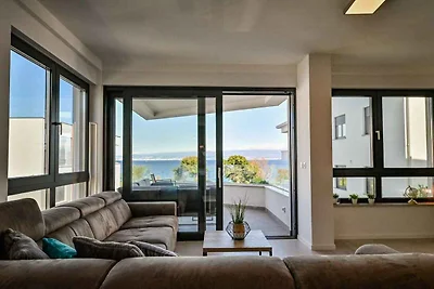 Ferienwohnung mit Meerblick und Pool