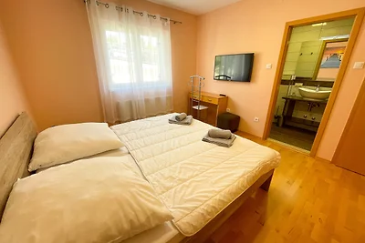 Ferienwohnung mit Balkon, WLAN und