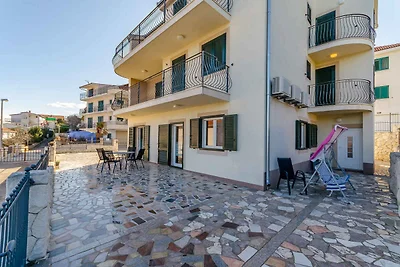 Ferienwohnung mit Klimaanlage und Blick auf d