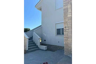 Ferienwohnung mit Klimaanlage und Balkon