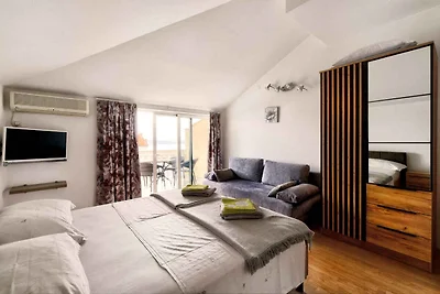 Ferienwohnung mit Balkon und Meerblick
