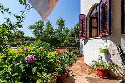 Charmante Ferienunterkunft Lidija in Sukošan 