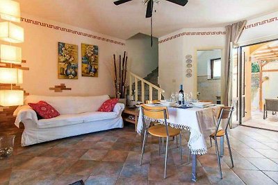 Ferienhaus mit Garten und Klimaanlage
