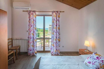 Ferienwohnung mit Balkon und Meerblick