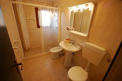 Ferienwohnung mit Klimaanlage, Balkon und