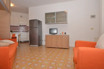 Studio mit Klimaanlage und Balkon