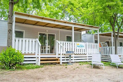 Mobilehome mit Klimaanlage und Holzveranda