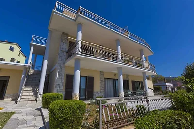 Ferienwohnung mit Balkon und Klimaanlage