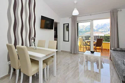Ferienwohnung modern eingerichtet nur 300 m v