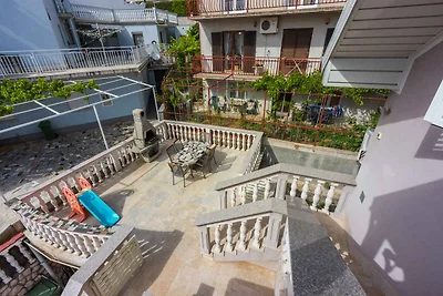 Ferienwohnung mit grosser Terrasse und 2