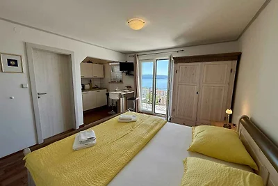 Studio modern mit Balkon