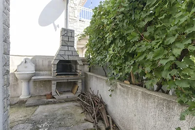 Ferienwohnung mit Terrasse und Grill