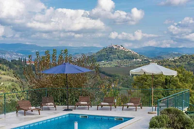 Villa mit Pool und Klimanlage