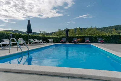 Villa mit Pool und Klimaanlage