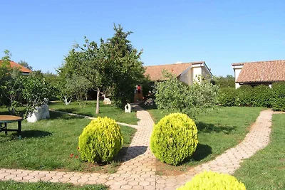 Bungalow mit Aussenpool und Klimaanlage