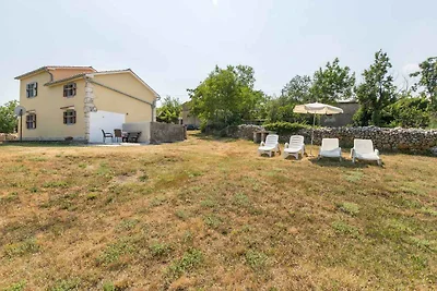 Ferienhaus mit Garten und SAT-TV