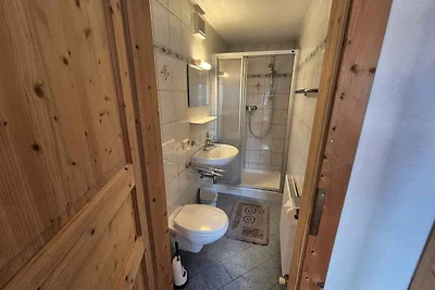 Ferienhaus mit Balkon und Garten