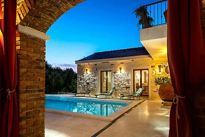 Elegante Villa Pamaroka in Šibenik mit privat