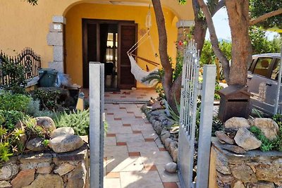 Ferienhaus mit Garten und Klimaanlage