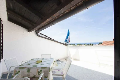 Ferienwohnung mit Klimaanlage, Balkon und Mee