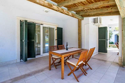 Charmante Ferienwohnung Mihaela mit Meerblick