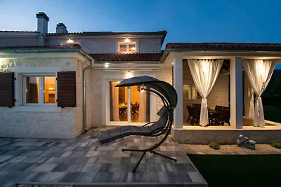 Ferienhaus mit Klimaanlage und Aussenpool