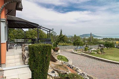 Ferienhaus mit Panoramablick auf den Plattens