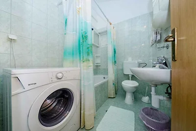 Ferienwohnung mit Pool und Meerblick