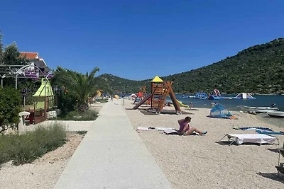 Gemütliches Ferienhaus Lonamare in Rogoznica 