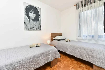 Ferienwohnung mit Balkon und Klimaanlage