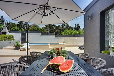 Villa mit Pool und mediterraner