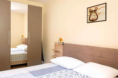 Ferienwohnung mit Klimaanlage und Balkon dire