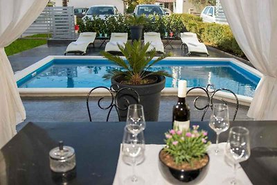 Ferienhaus mit Klimaanlage und Aussenpool