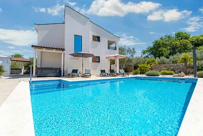 Villa Luxusvilla mit Pool