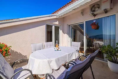 Ferienwohnung mit Terrasse und Meerblick