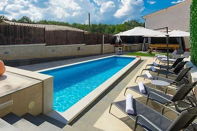 Villa mit Pool